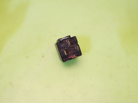 Przekaźnik 96329341 CHEVROLET CAPTIVA I C140 FL 2.2 D 13-15