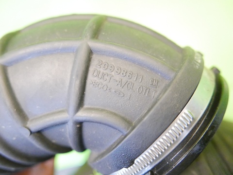 Rura przewód wąż powietrza 20998611 CHEVROLET CAPTIVA I C140 FL 2.2 D 13-15