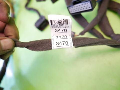 Wiązka instalacja drzwi lewa przód 95083470 CHEVROLET CAPTIVA I C140 FL 13-