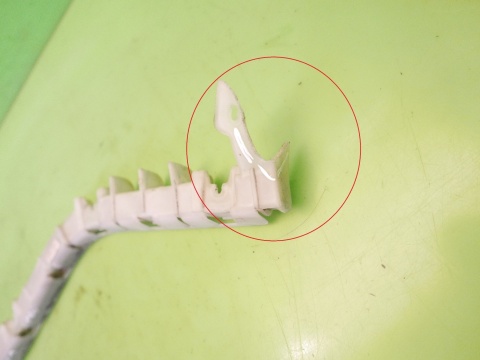 Ślizg zderzaka lewy tył 95133856 CHEVROLET CAPTIVA I C140 FL 13-15