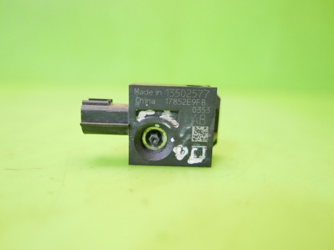 Czujnik uderzeniowy 13502577 CHEVROLET CAPTIVA I C140 FL 13-15