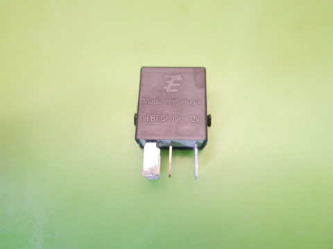 Przekaźnik 646 4H0951253C V23374A1001X010 VW GOLF VII 2.0 TDI 12-16