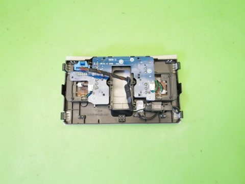 Lampka oświetlenie kabiny przód + mikrofon VW GOLF VII KOMBI 12-16