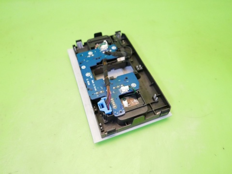 Lampka oświetlenie kabiny przód + mikrofon VW GOLF VII KOMBI 12-16