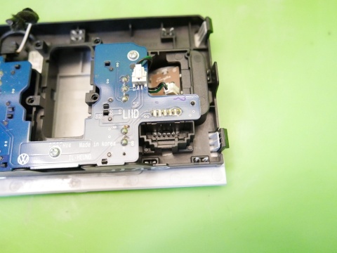 Lampka oświetlenie kabiny przód + mikrofon VW GOLF VII KOMBI 12-16