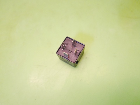 Przekaźnik 645 4H0951253A V23136B0006X080 VW GOLF VII 2.0 TDI 12-16