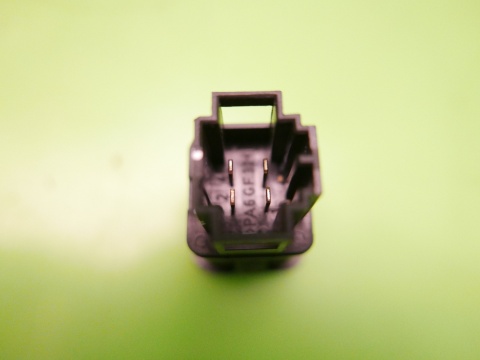 Przełącznik przycisk klapki wlewu paliwa 3B0959833A VW GOLF IV