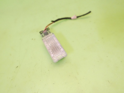 Lampka oświetlenie kabiny 6L0947565 7L0947415 VW GOLF VII 12-16