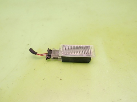 Lampka oświetlenie kabiny 5G0947409 VW GOLF VII 12-16