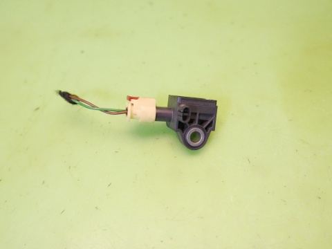 Czujnik uderzeniowy tył 5Q0959651 VW GOLF VII 2.0 TDI 12-16