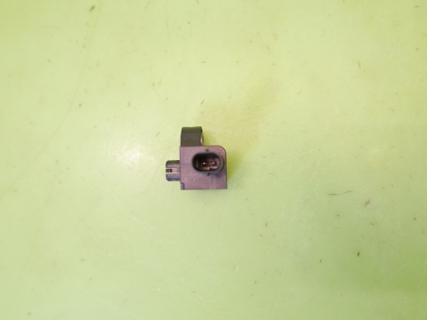 Czujnik uderzeniowy tył 5Q0959651 VW GOLF VII 2.0 TDI 12-16