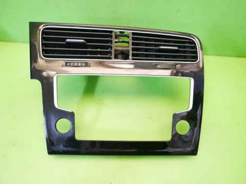 Ramka dekor deski kratki nawiewu środek 5G1819743 VW GOLF VII 12-16