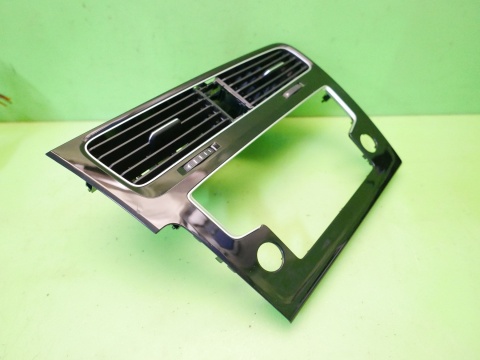 Ramka dekor deski kratki nawiewu środek 5G1819743 VW GOLF VII 12-16