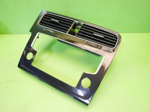 Ramka dekor deski kratki nawiewu środek 5G1819743 VW GOLF VII 12-16