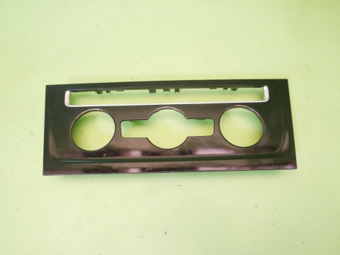 Dekor ramka deski panelu nawiewu 5G1863100C VW GOLF VII 12-16