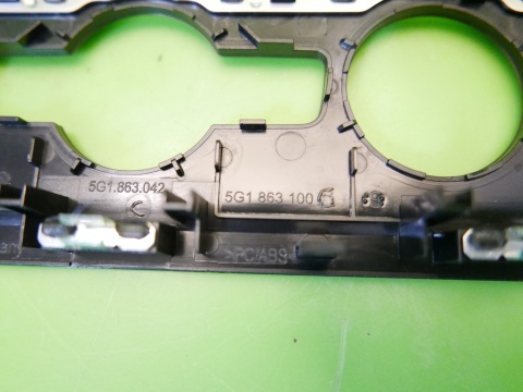 Dekor ramka deski panelu nawiewu 5G1863100C VW GOLF VII 12-16