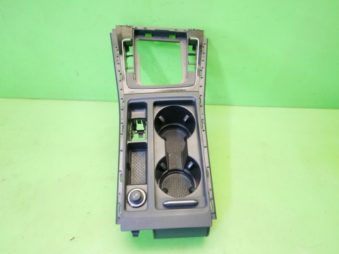 Ramka tunelu dekor cupholder gniazdo zapalniczki VW GOLF VII 12-16