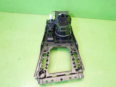 Ramka tunelu dekor cupholder gniazdo zapalniczki VW GOLF VII 12-16