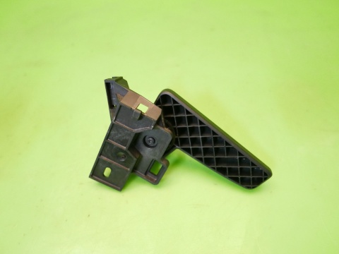 Rączka otwierania maski 517823633A VW GOLF VII 12-16