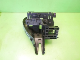 Mocowanie uchwyt skrzynki bezpieczników 5Q1941395 VW GOLF VII 2.0 TDI 12-16