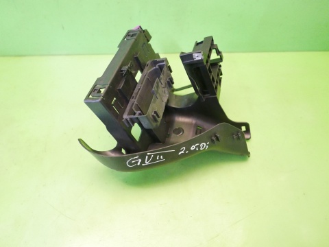 Mocowanie uchwyt skrzynki bezpieczników 5Q1941395 VW GOLF VII 2.0 TDI 12-16