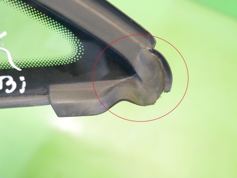 Szyba karoseryjna prawa przód mała VW GOLF VII 5D KOMBI 12-16