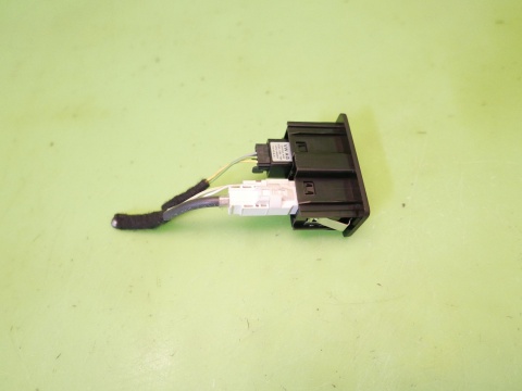 Złącze wejście gniazdo aux usb 5G0035222C 5Q0035724 VW GOLF VII 12-16