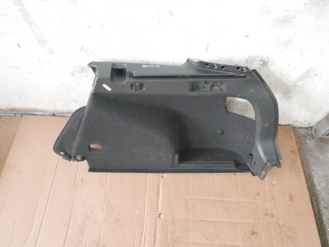 Boczek bagażnika prawy mocowanie rolety VW GOLF VII KOMBI 12-16