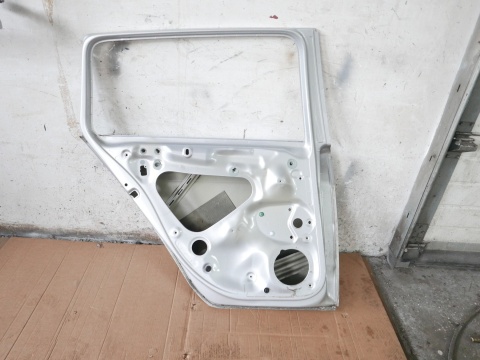 Drzwi lewe tył tylne LA7W VW GOLF VII 5D KOMBI 12-16