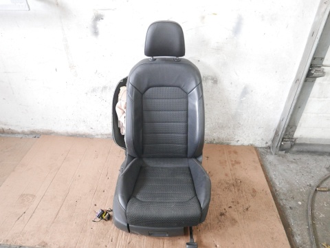 Fotel prawy pasażera przód grzany VW GOLF VII KOMBI 5D 12-16