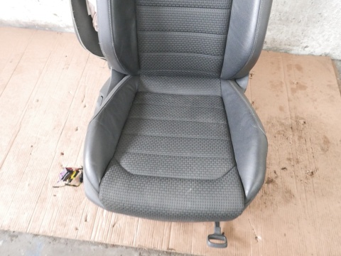 Fotel prawy pasażera przód grzany VW GOLF VII KOMBI 5D 12-16