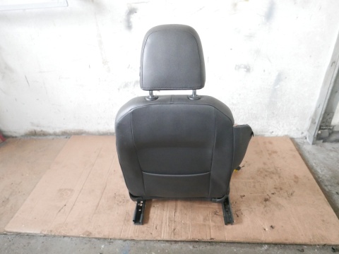 Fotel prawy pasażera przód grzany VW GOLF VII KOMBI 5D 12-16