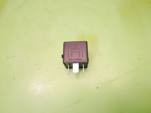 Przekaźnik 645 4H0951253A V23136B0006X080 VW GOLF VII 2.0 TDI 12-16