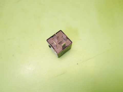 Przekaźnik 645 4H0951253A V23136B0006X080 VW GOLF VII 2.0 TDI 12-16