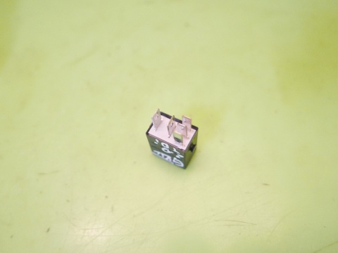 Przekaźnik 646 4H0951253C V23374A1001X010 VW GOLF VII 2.0 TDI 12-16