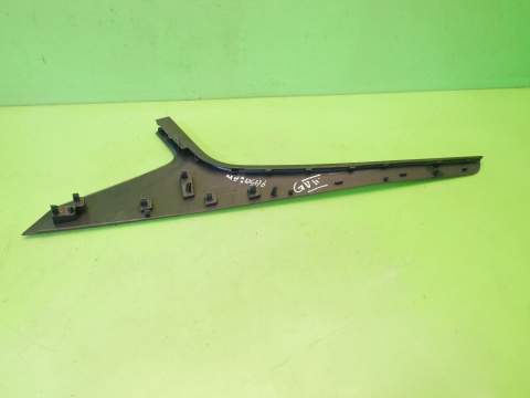 Osłona zaślepka tunelu prawa 5G1863488B VW GOLF VII 12-16