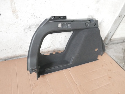 Boczek bagażnika lewy mocowanie rolety VW GOLF VII KOMBI 12-16