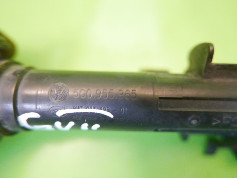 Dysza spryskiwacz lampy lewy 5G0955965 VW GOLF VII 12-16