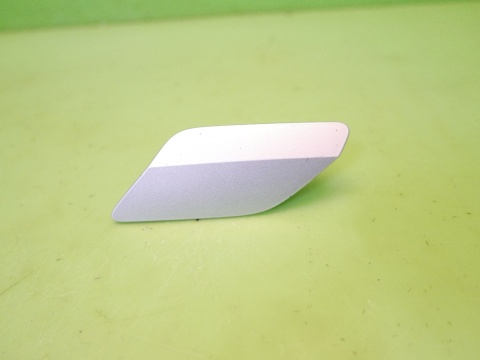 Zaślepka spryskiwacza zderzaka lewa 5G0955109 LA7W VW GOLF VII 12-16