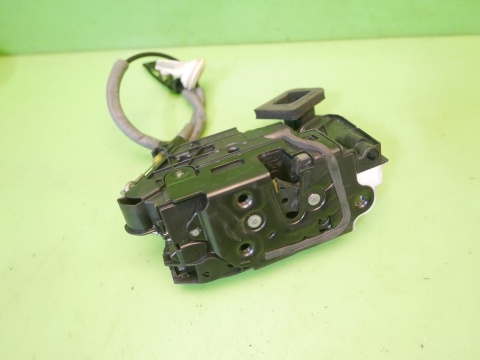 Centralny zamek prawy przód 5K1837016E 7pin VW GOLF VII 5D 12-16