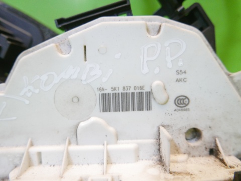 Centralny zamek prawy przód 5K1837016E 7pin VW GOLF VII 5D 12-16