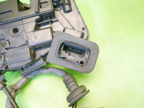 Centralny zamek lewy tył 5K4839015Q 7pin VW GOLF VII 5D KOMBI 12-16