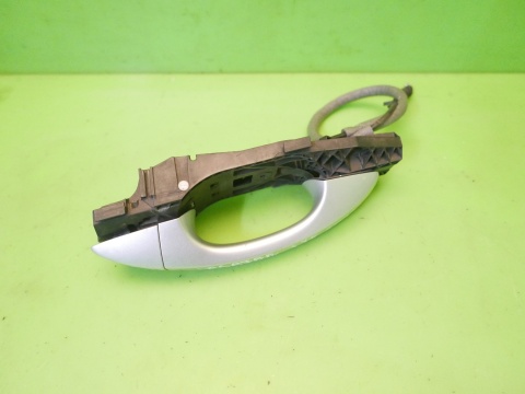 Klamka zewnętrzna prawa tył LA7W VW GOLF VII 5D 12-16