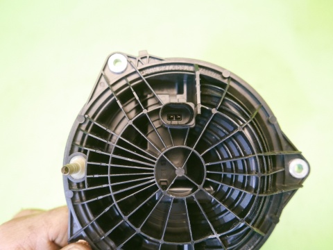 Klamka mikrostyk logo klapy tył bagażnika 5G9827469D VW GOLF VII KOMBI 12-