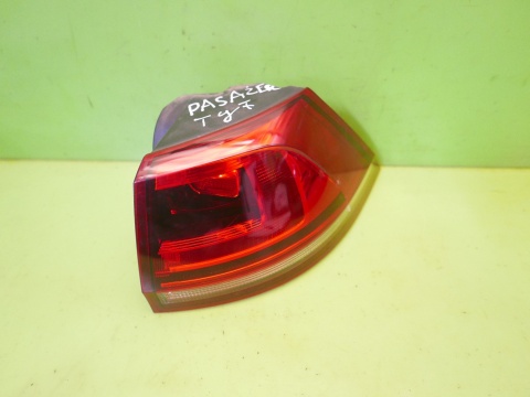 Lampa prawa tył w błotnik 5G9945096D valeo VW GOLF VII KOMBI 12-16