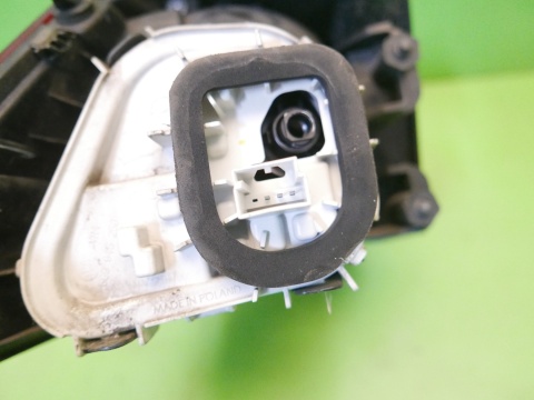 Lampa prawa tył w błotnik 5G9945096D valeo VW GOLF VII KOMBI 12-16