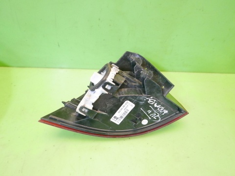 Lampa prawa tył w błotnik 5G9945096D valeo VW GOLF VII KOMBI 12-16