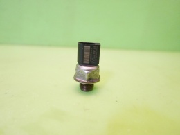 Czujnik ciśnienia paliwa 04L906054 VW GOLF VII 2.0 TDI 12-16