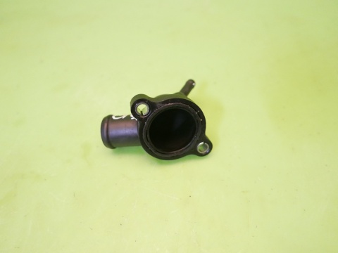 Króciec wody 04L121131AB VW GOLF VII 2.0 TDI 12-16