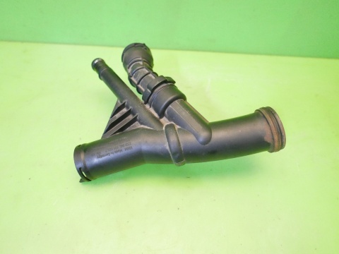 Króciec wody 04L121071E VW GOLF VII 2.0 TDI 12-16